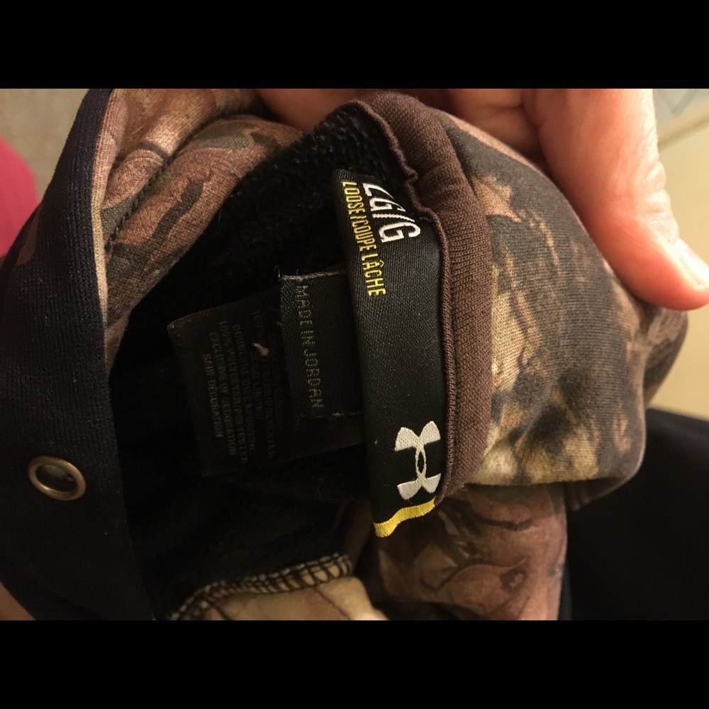 Men’s under armour hoodie